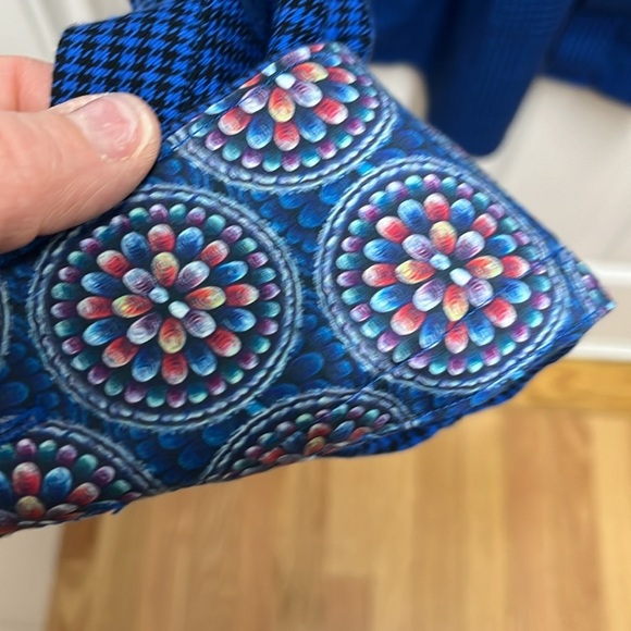 Robert‎ Graham Blue Plaid Long Sleeve Button Down - Picture 3 of 8